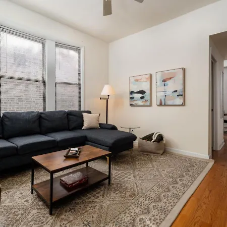 Flexhome Ukrainian Village 2Br D2